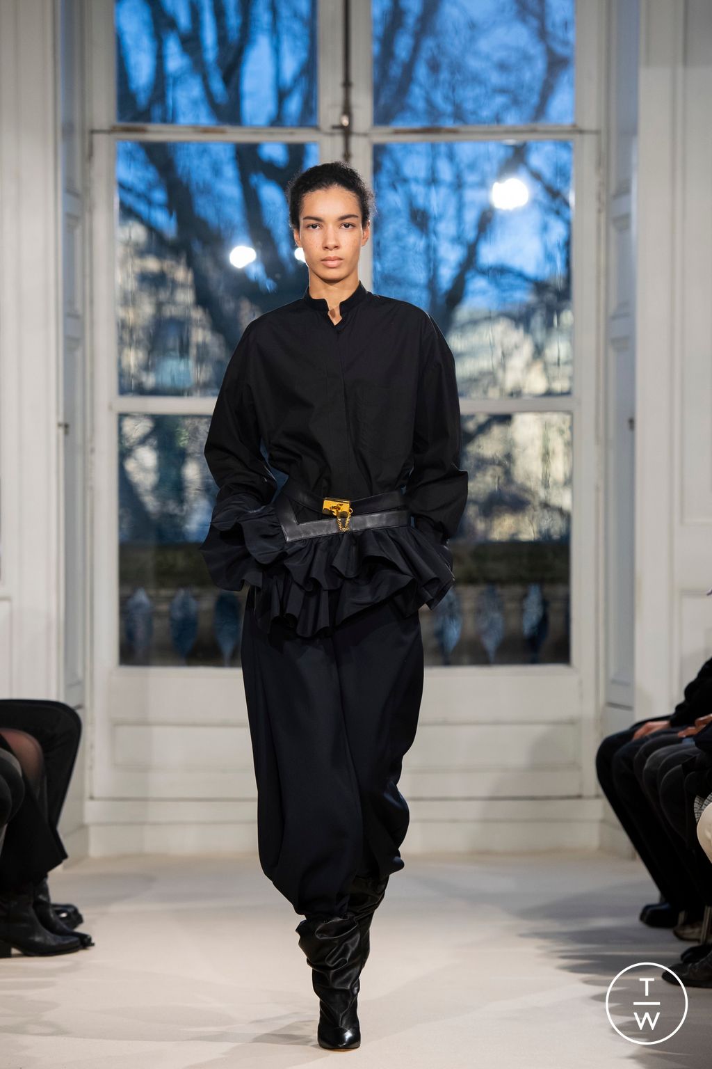 Fashion Week Paris Spring/Summer 2025 look 7 de la collection Alexandre Vauthier couture