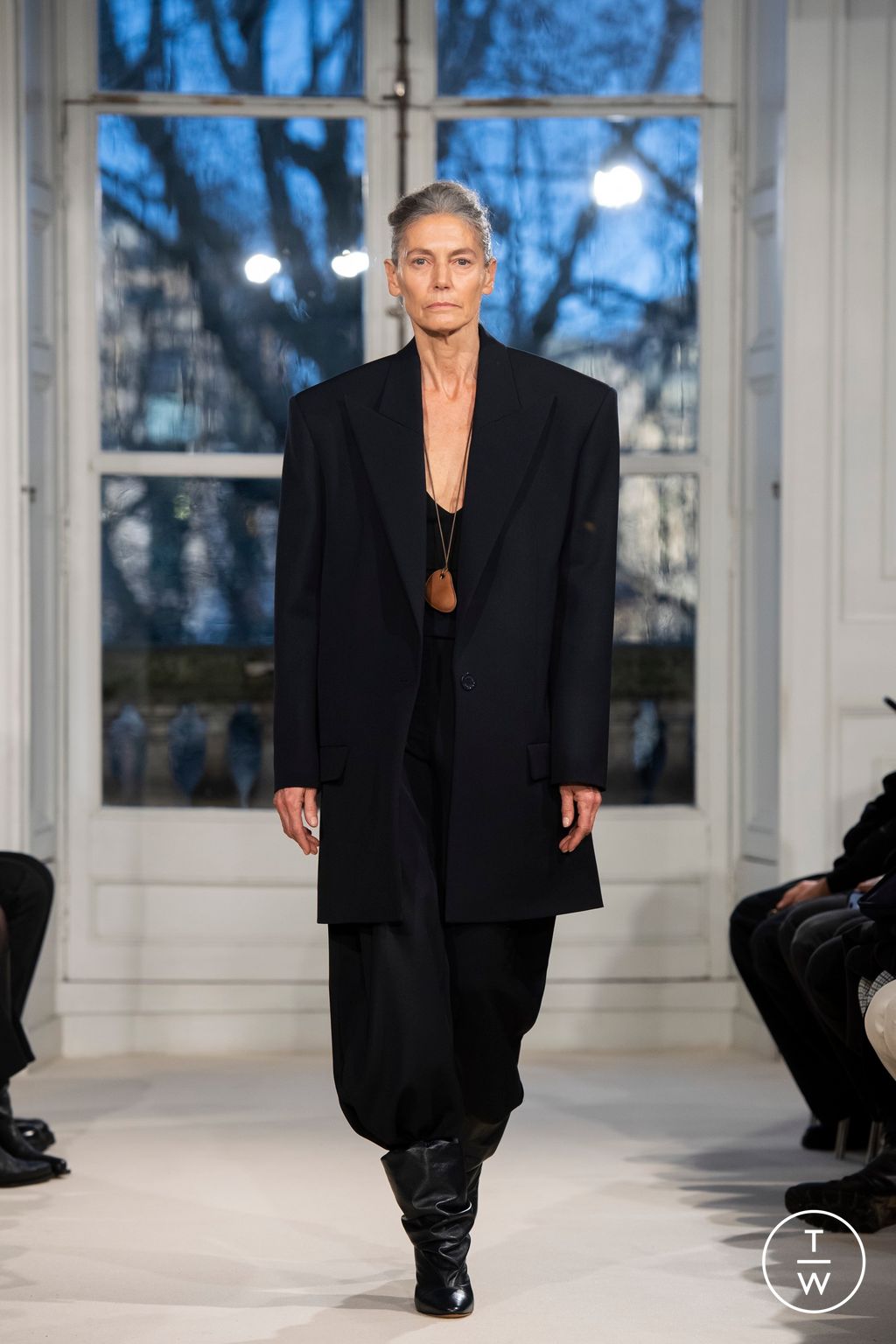 Fashion Week Paris Spring/Summer 2025 look 10 de la collection Alexandre Vauthier couture