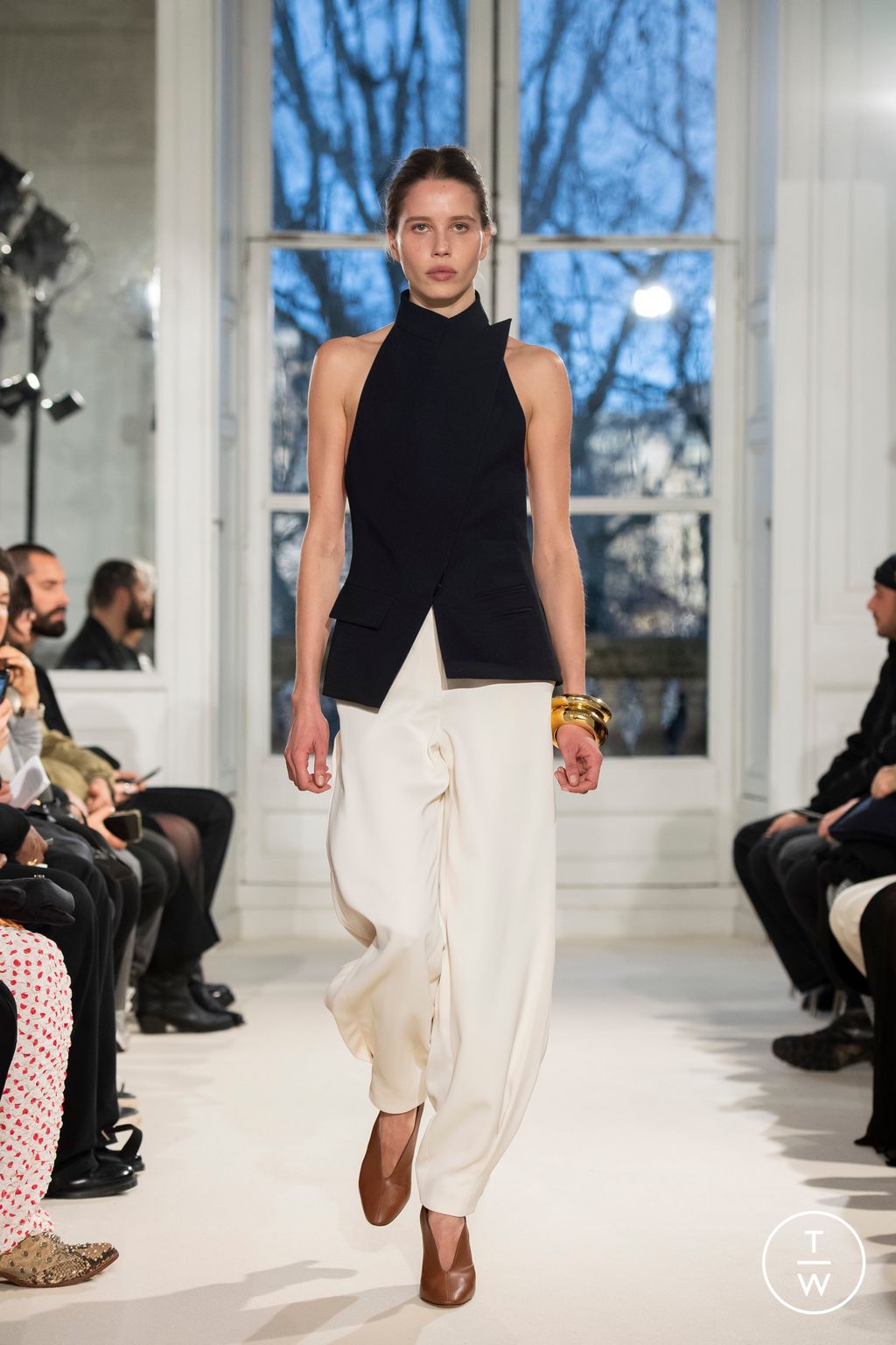 Fashion Week Paris Spring/Summer 2025 look 11 de la collection Alexandre Vauthier couture