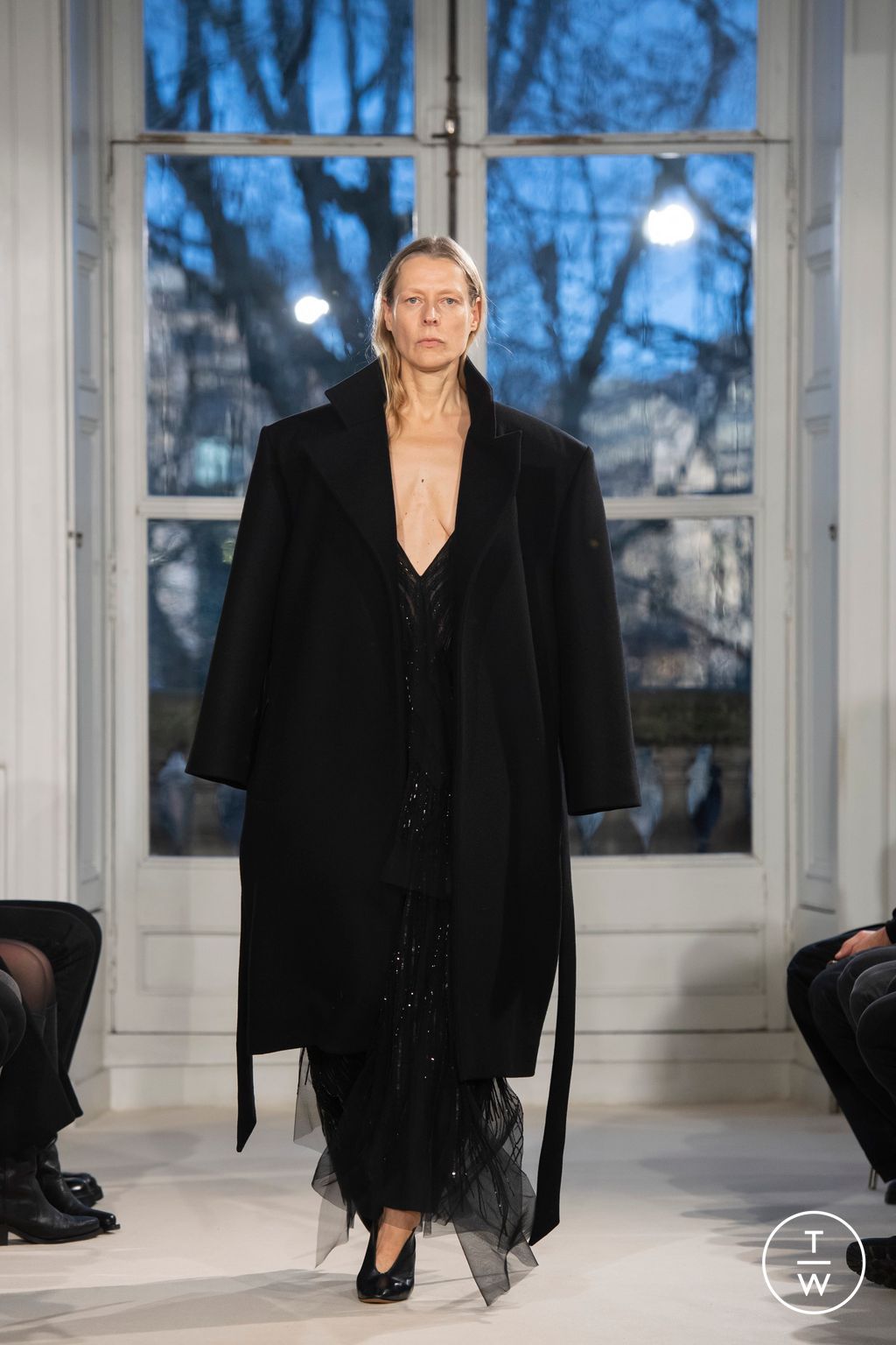 Fashion Week Paris Spring/Summer 2025 look 12 de la collection Alexandre Vauthier couture