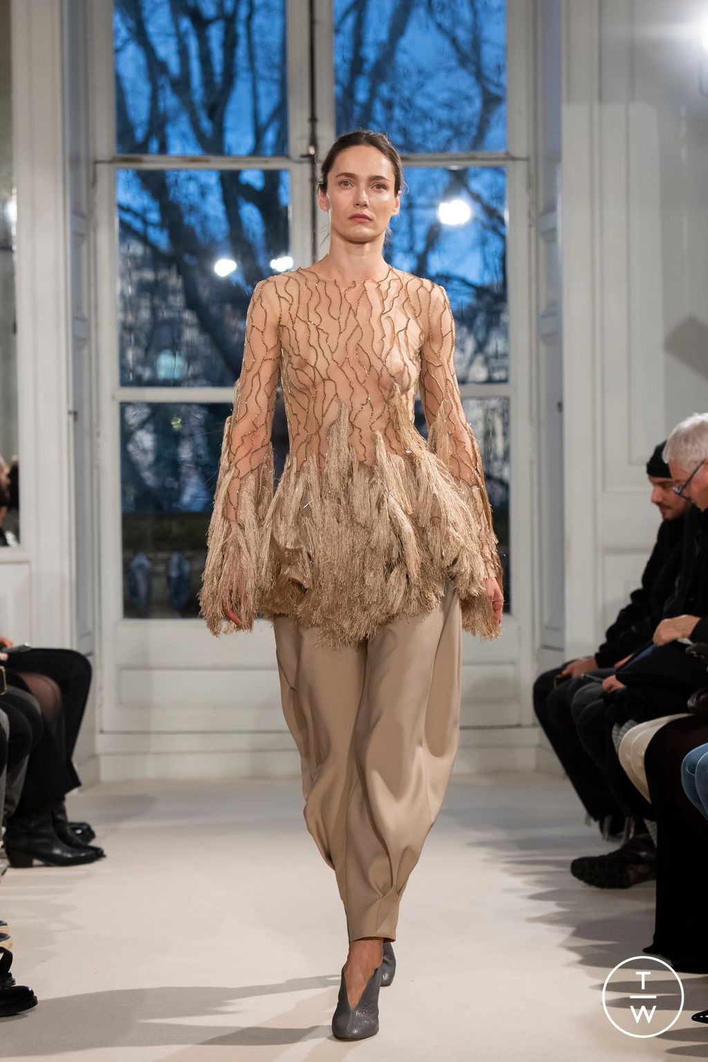 Fashion Week Paris Spring-Summer 2025 look 14 from the Alexandre Vauthier collection couture