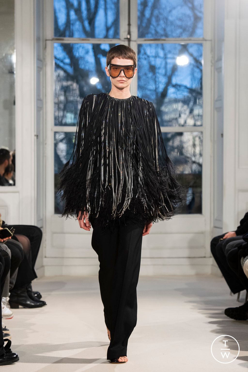 Fashion Week Paris Spring/Summer 2025 look 18 de la collection Alexandre Vauthier couture