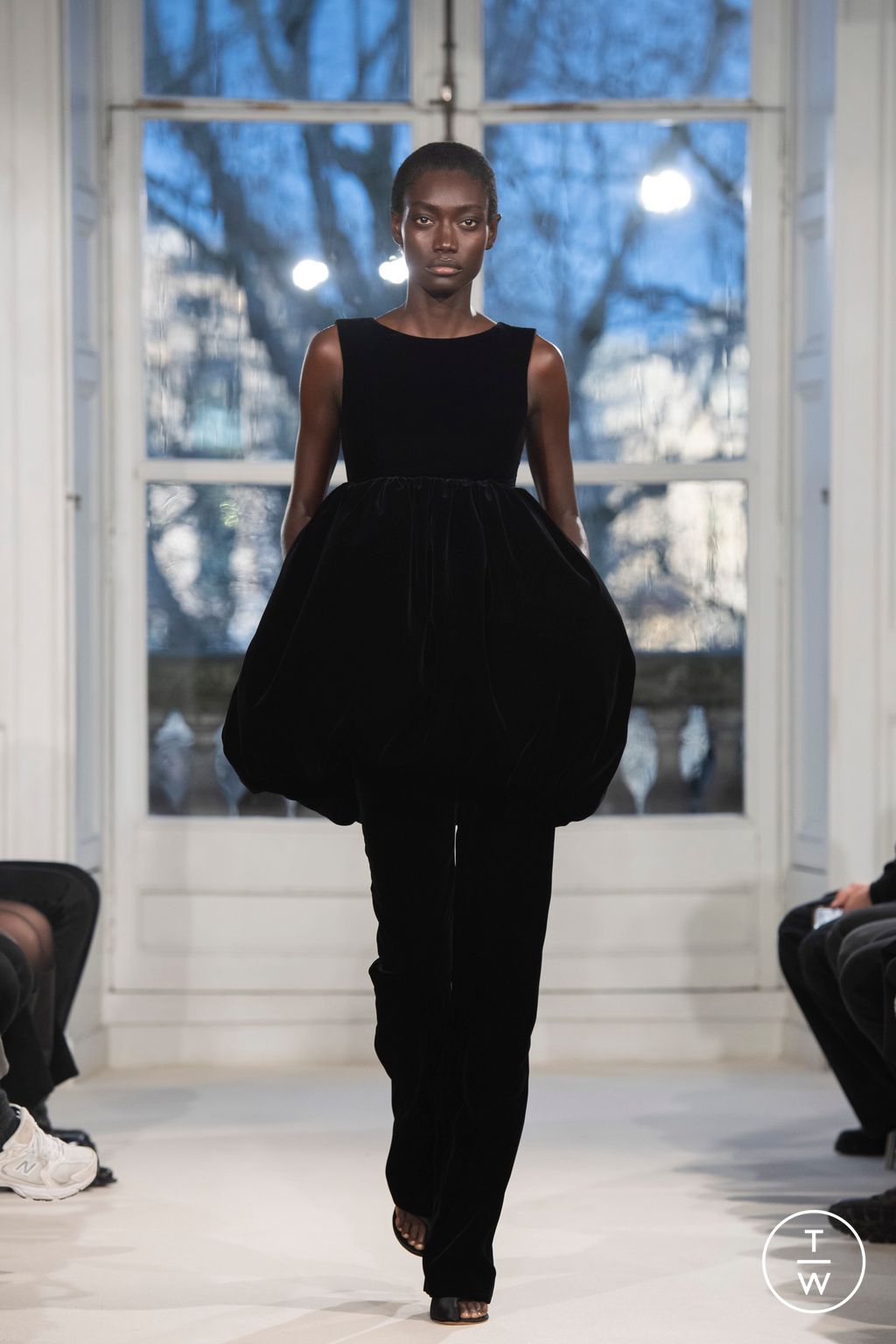 Fashion Week Paris Spring/Summer 2025 look 32 de la collection Alexandre Vauthier couture