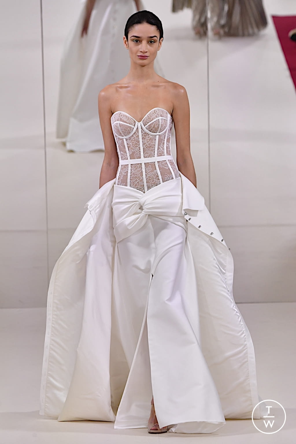 Fashion Week Paris Spring/Summer 2022 look 15 from the Alexis Mabille collection couture