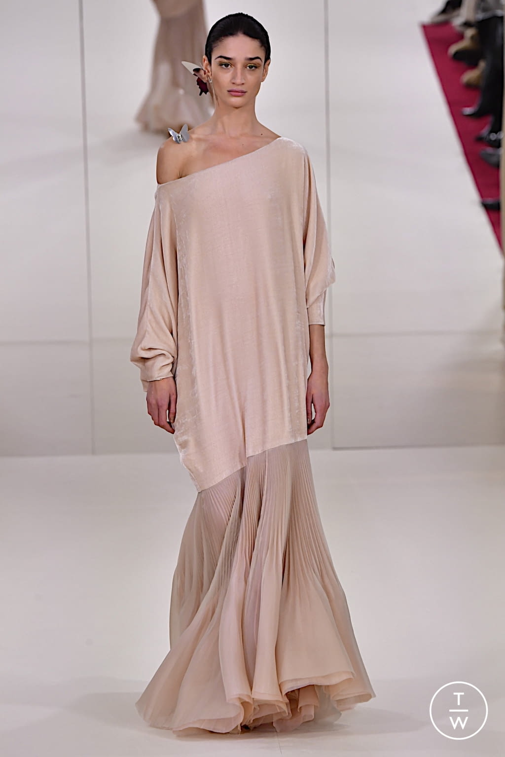 Fashion Week Paris Spring/Summer 2022 look 3 from the Alexis Mabille collection couture