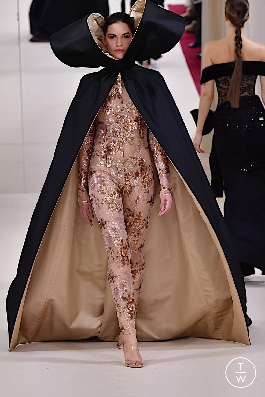 Fashion Week Paris Spring/Summer 2022 look 25 from the Alexis Mabille collection couture