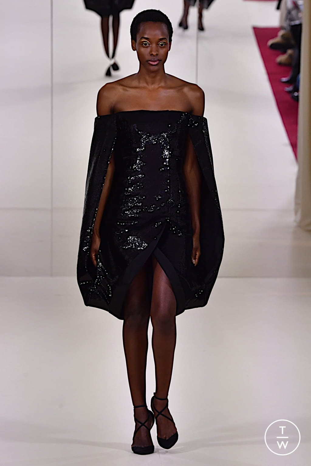 Fashion Week Paris Spring/Summer 2022 look 9 de la collection Alexis Mabille couture