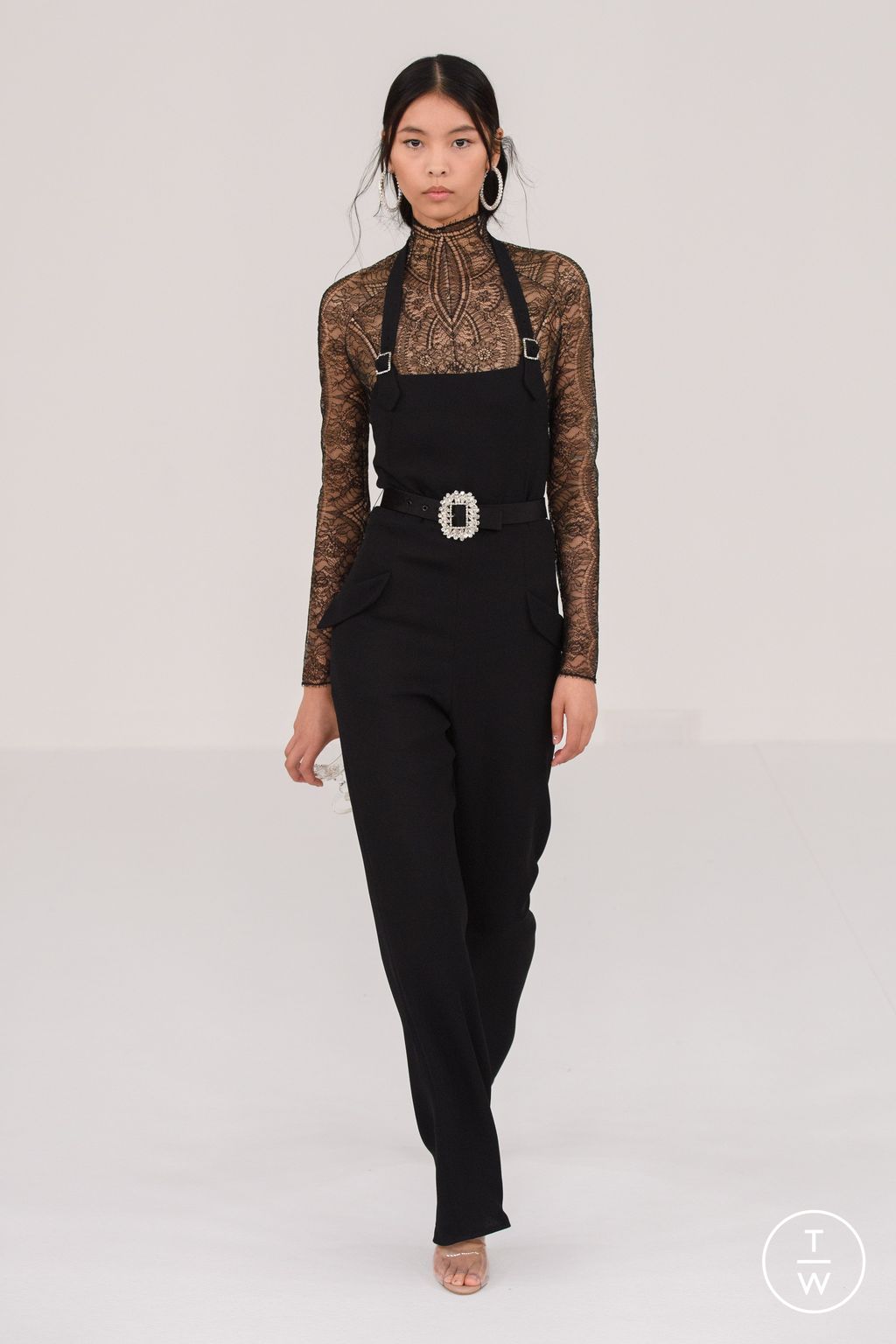 Fashion Week Paris Fall/Winter 2023 look 8 from the Alexis Mabille collection 高级定制