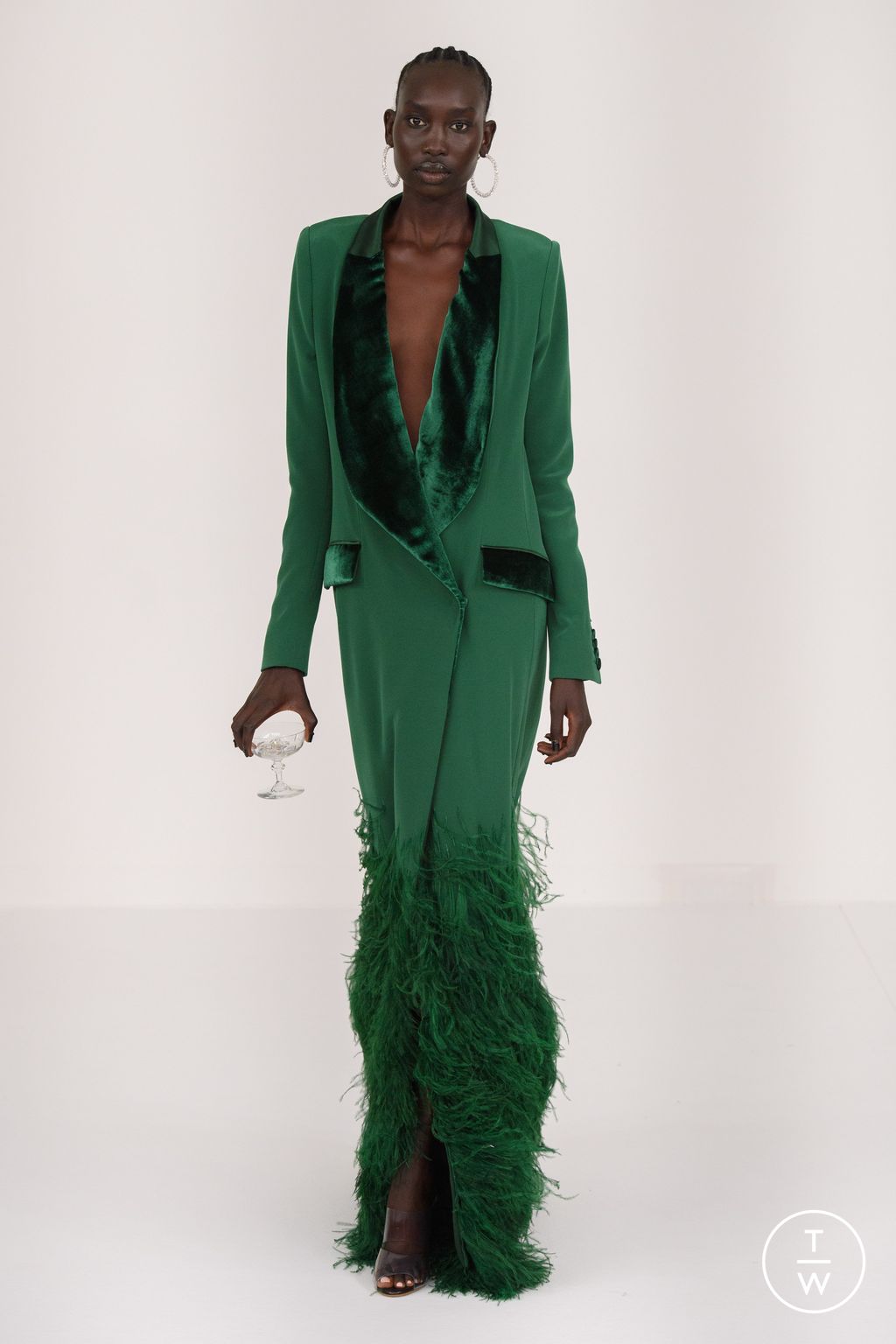 Fashion Week Paris Fall/Winter 2023 look 11 from the Alexis Mabille collection 高级定制