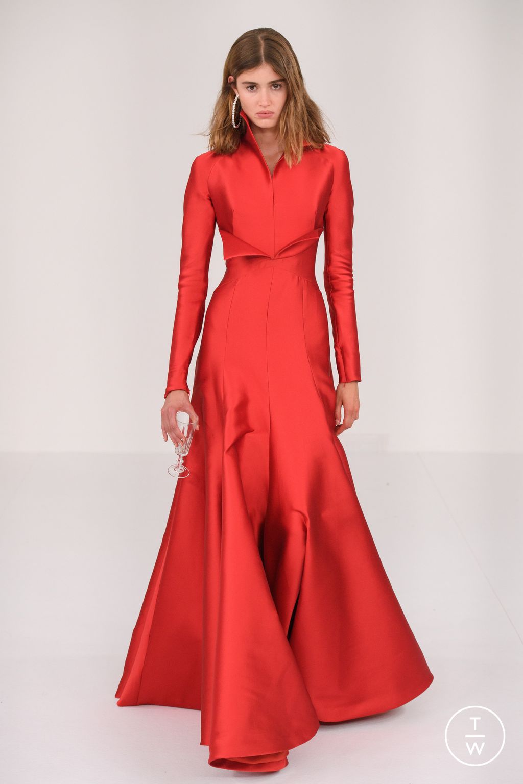 Fashion Week Paris Fall/Winter 2023 look 42 from the Alexis Mabille collection 高级定制