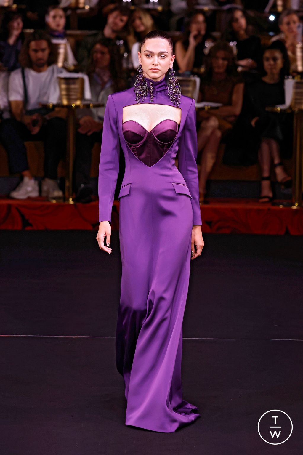 Fashion Week Paris Fall/Winter 2024 look 12 de la collection Alexis Mabille couture
