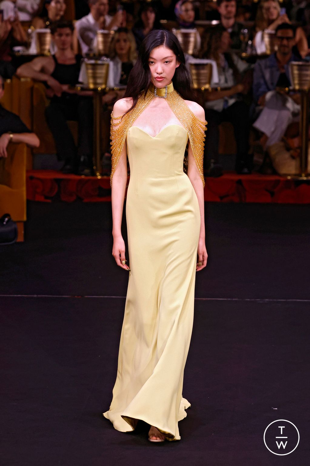 Fashion Week Paris Fall/Winter 2024 look 22 from the Alexis Mabille collection 高级定制