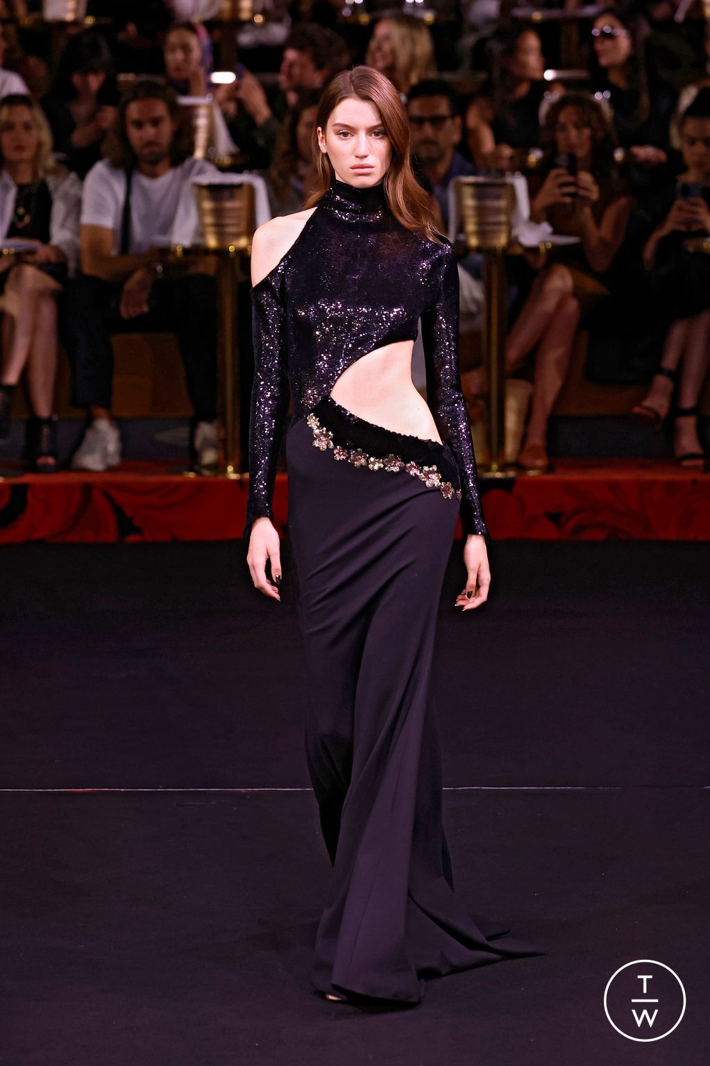 Fashion Week Paris Fall/Winter 2024 look 25 from the Alexis Mabille collection 高级定制