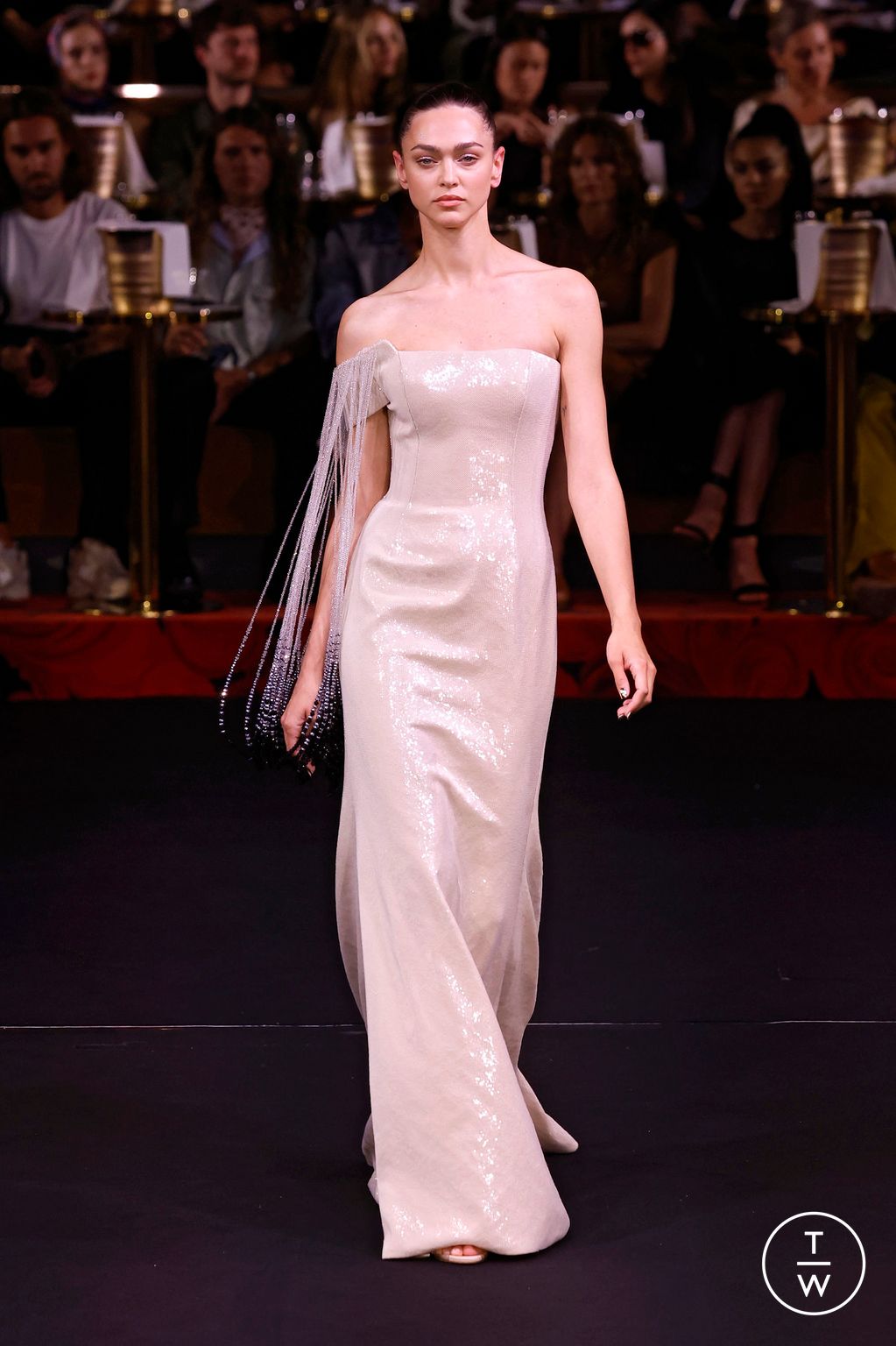 Fashion Week Paris Fall/Winter 2024 look 35 from the Alexis Mabille collection couture