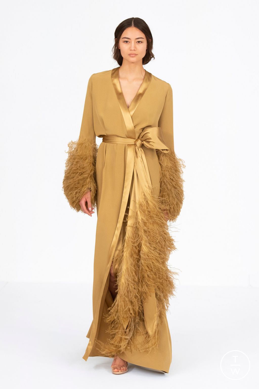 Fashion Week Paris Spring/Summer 2024 look 18 from the Alexis Mabille collection couture