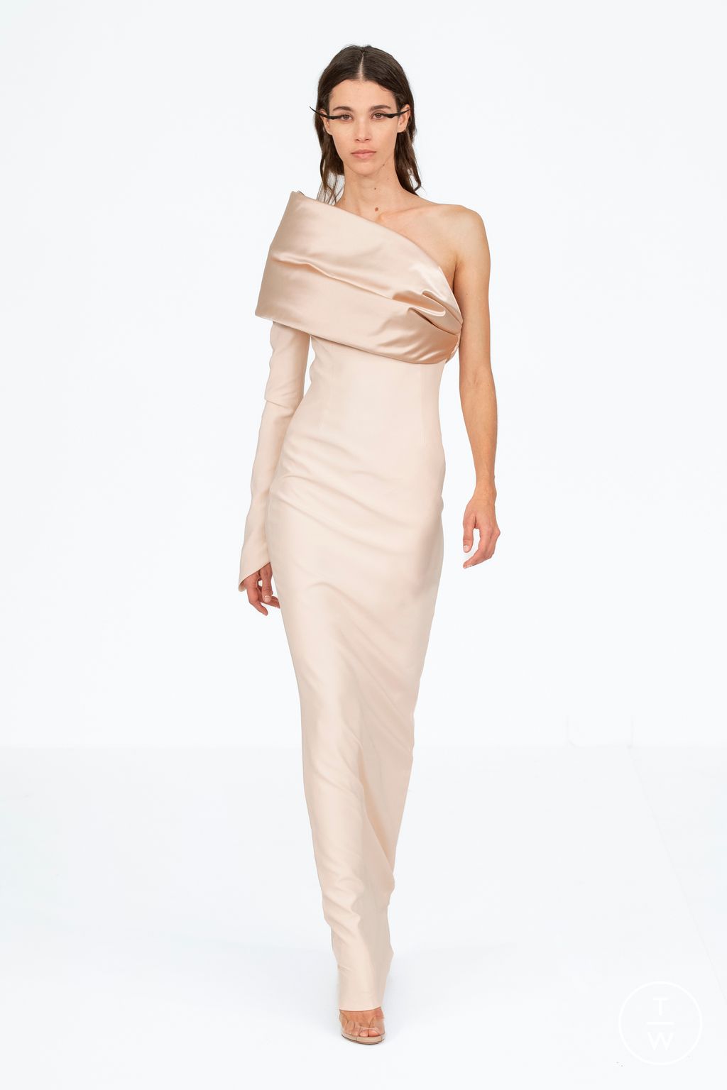 Fashion Week Paris Spring/Summer 2024 look 33 from the Alexis Mabille collection couture