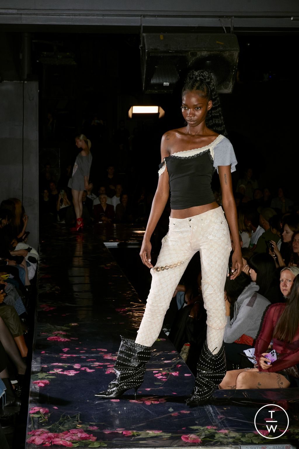 Fashion Week Paris Spring/Summer 2024 look 3 de la collection ALL–IN womenswear