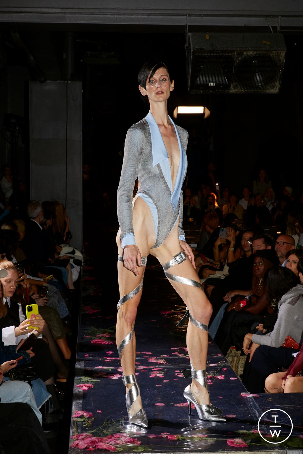 Fashion Week Paris Spring/Summer 2024 look 15 de la collection ALL–IN womenswear