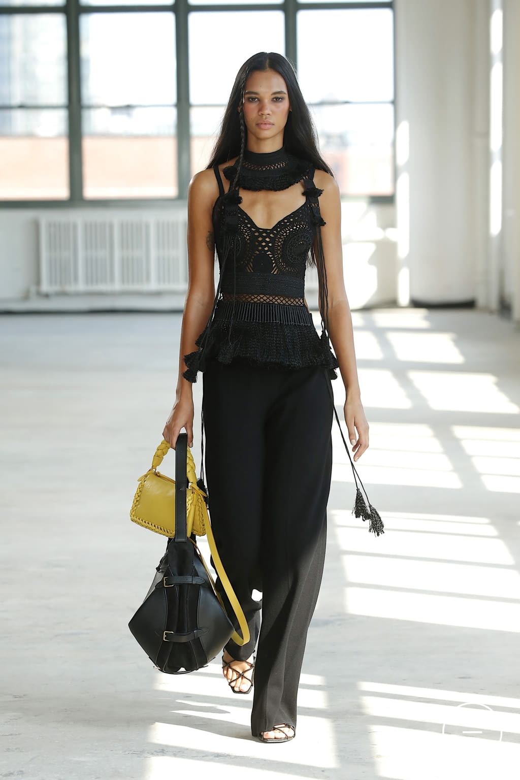 Fashion Week New York Spring/Summer 2022 look 10 from the Altuzarra collection 女装