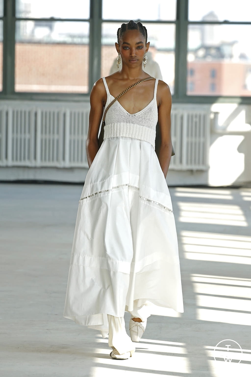 Fashion Week New York Spring/Summer 2022 look 26 from the Altuzarra collection 女装