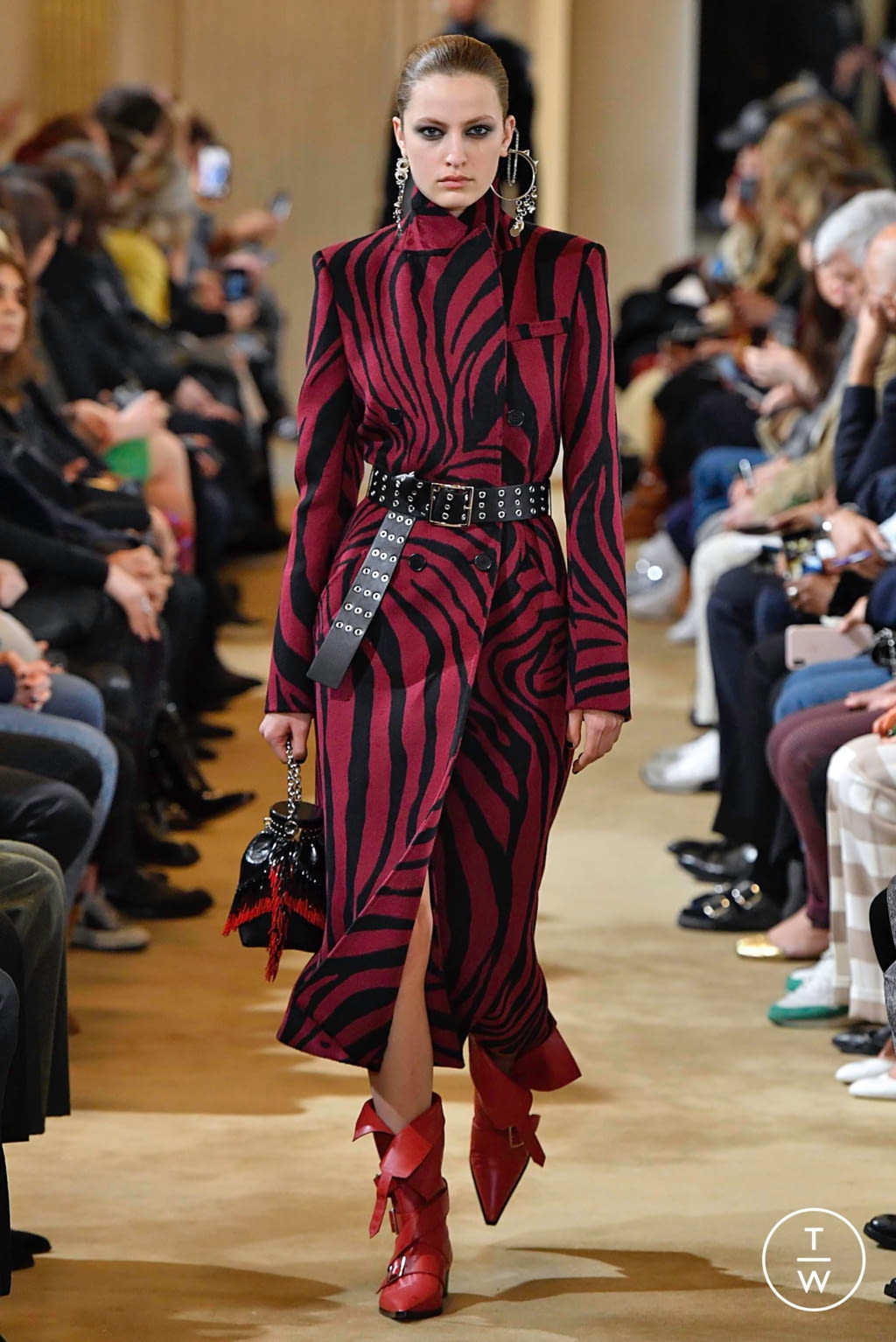Fashion Week Paris Fall/Winter 2019 look 7 from the Altuzarra collection womenswear