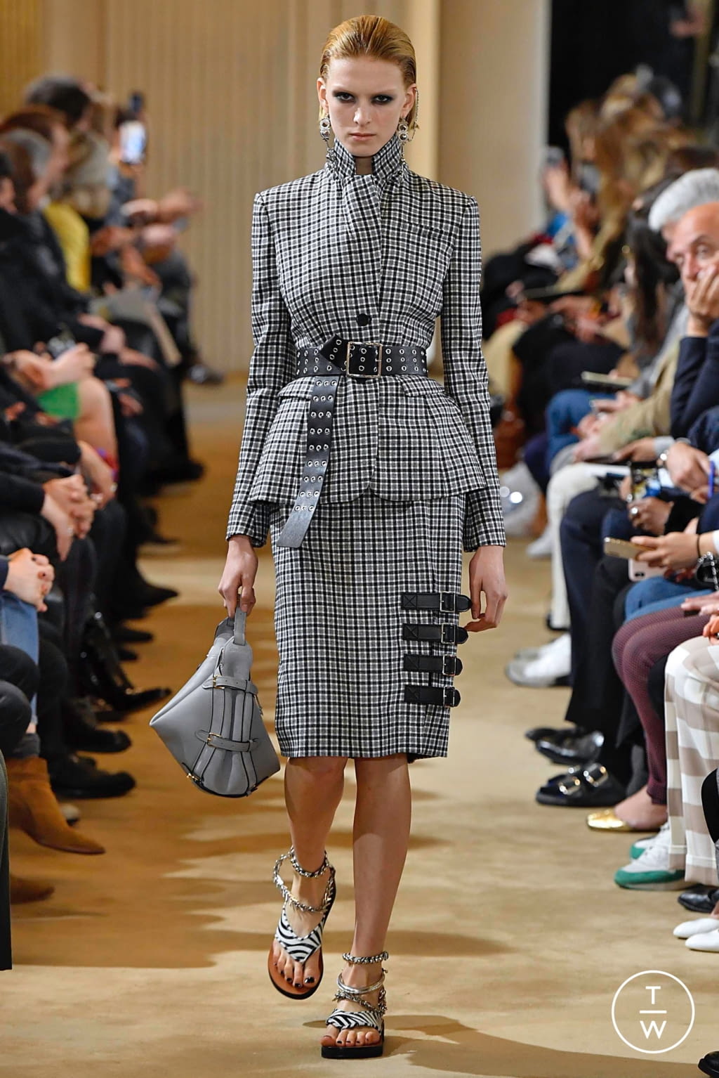 Fashion Week Paris Fall/Winter 2019 look 9 from the Altuzarra collection womenswear