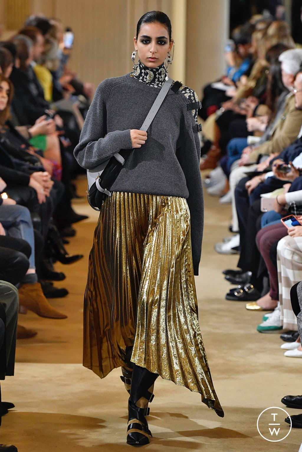 Fashion Week Paris Fall/Winter 2019 look 26 from the Altuzarra collection womenswear