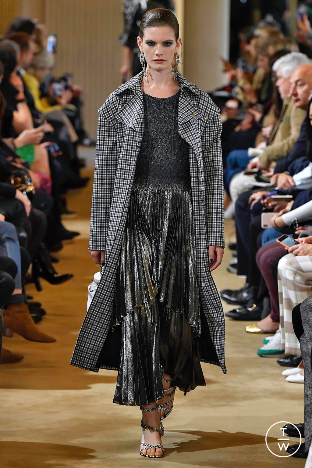 Fashion Week Paris Fall/Winter 2019 look 31 from the Altuzarra collection womenswear