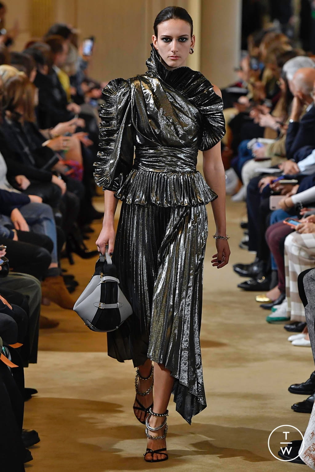 Fashion Week Paris Fall/Winter 2019 look 32 from the Altuzarra collection womenswear