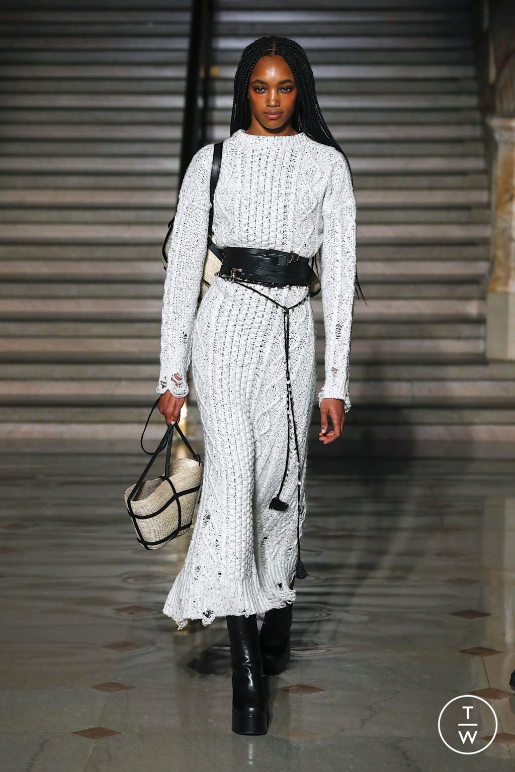 Fashion Week New York Fall/Winter 2022 look 15 from the Altuzarra collection 女装