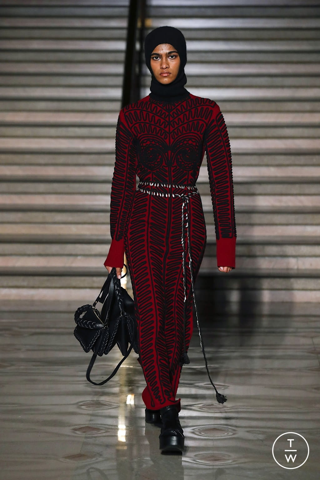 Fashion Week New York Fall/Winter 2022 look 16 from the Altuzarra collection 女装