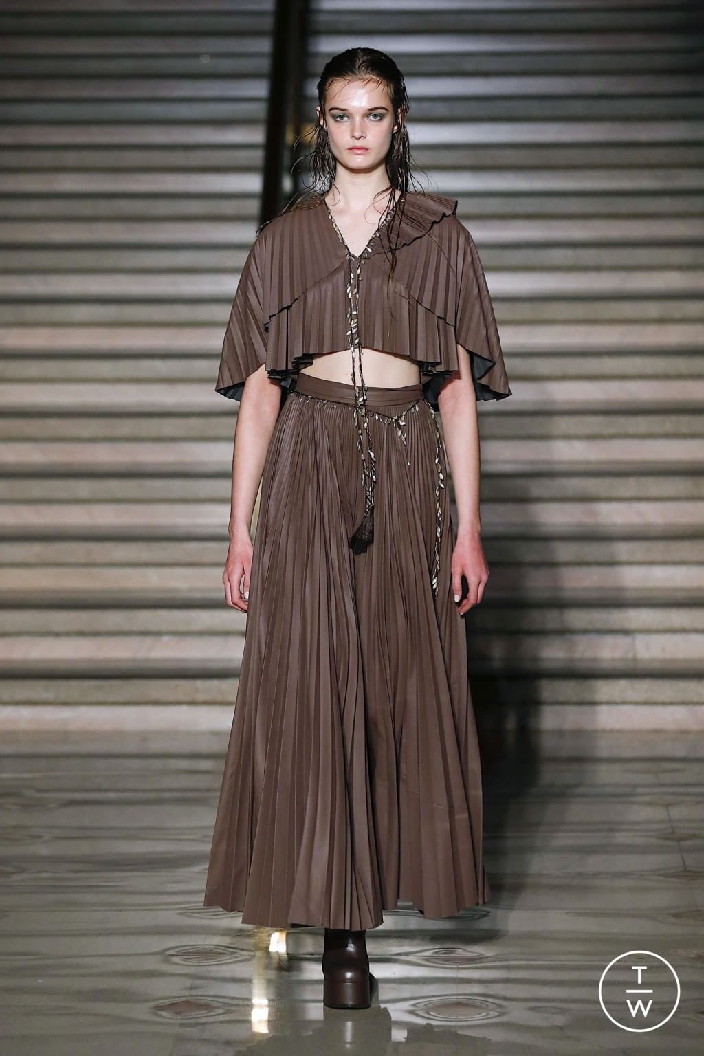 Fashion Week New York Fall/Winter 2022 look 19 from the Altuzarra collection 女装