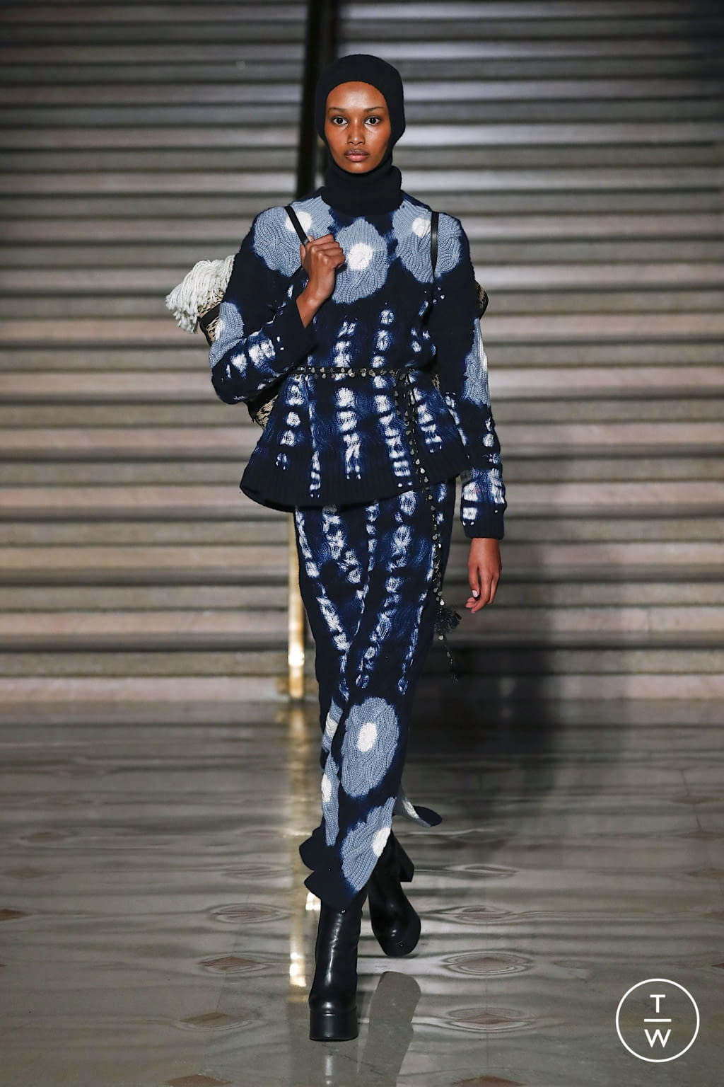 Fashion Week New York Fall/Winter 2022 look 30 from the Altuzarra collection womenswear