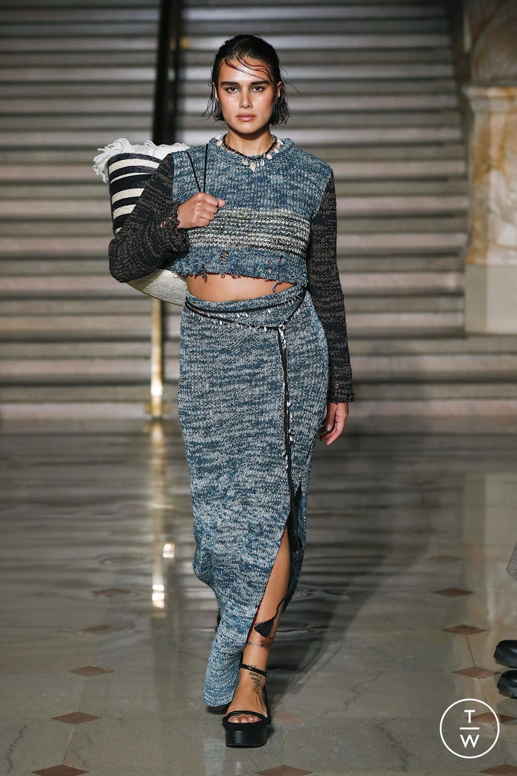 Fashion Week New York Fall/Winter 2022 look 33 from the Altuzarra collection womenswear
