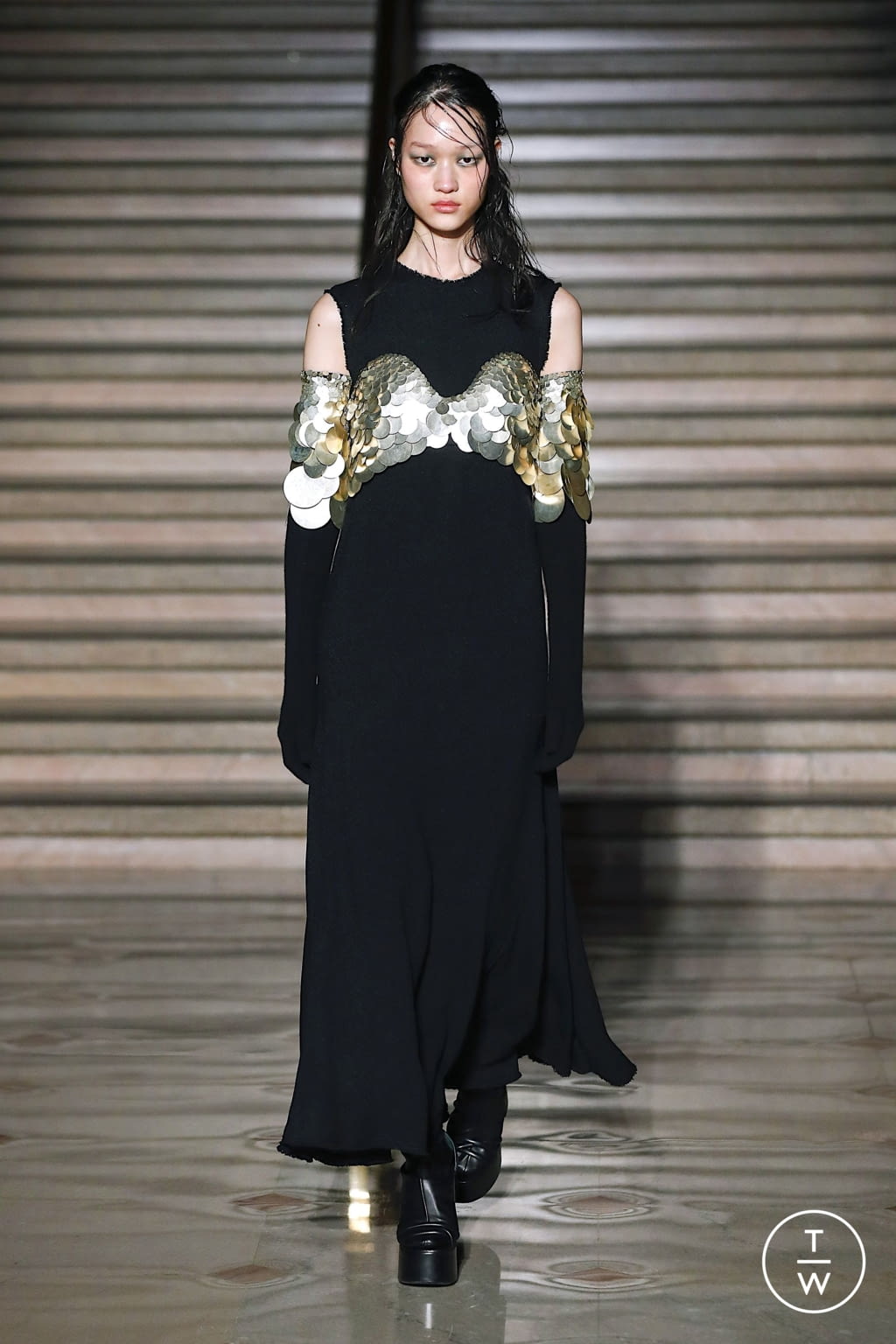 Fashion Week New York Fall/Winter 2022 look 39 from the Altuzarra collection womenswear