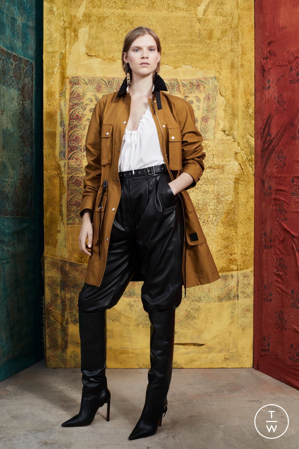 Fashion Week Paris Pre-Fall 2019 look 1 from the Altuzarra collection 女装