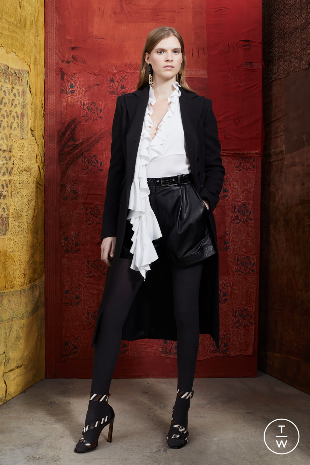Fashion Week Paris Pre-Fall 2019 look 39 from the Altuzarra collection 女装
