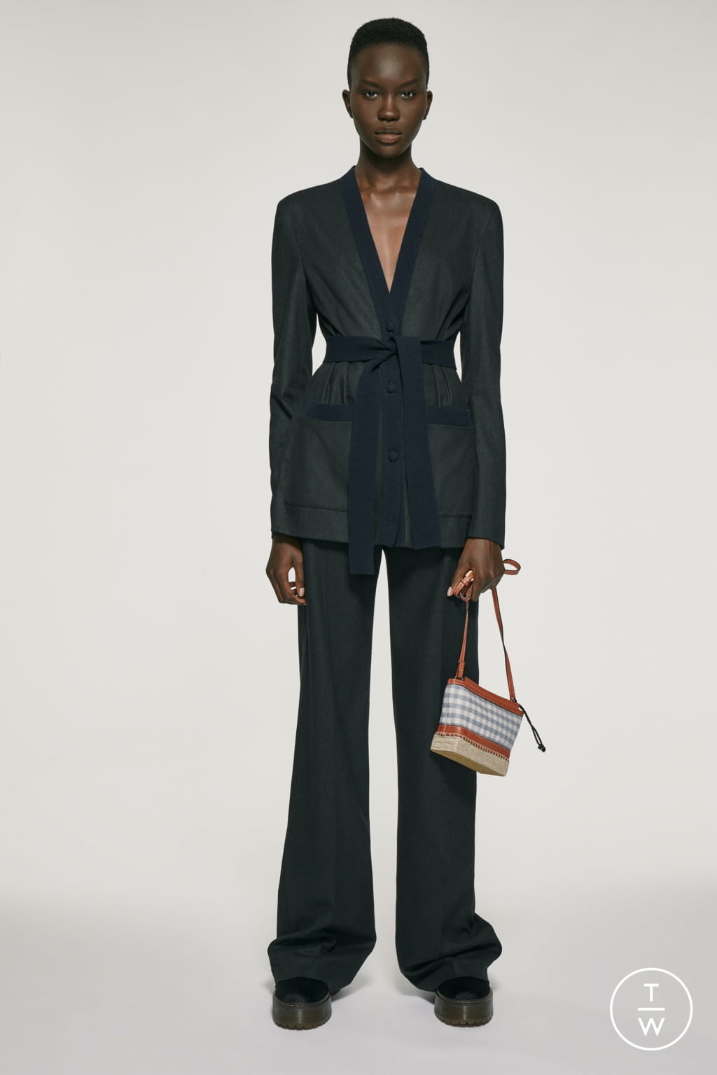 Fashion Week Paris Resort 2021 look 9 from the Altuzarra collection 女装