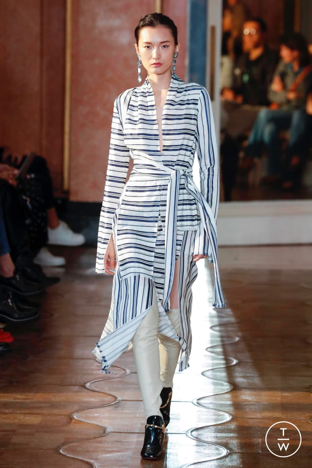 Fashion Week Paris Spring/Summer 2020 look 28 from the Altuzarra collection womenswear