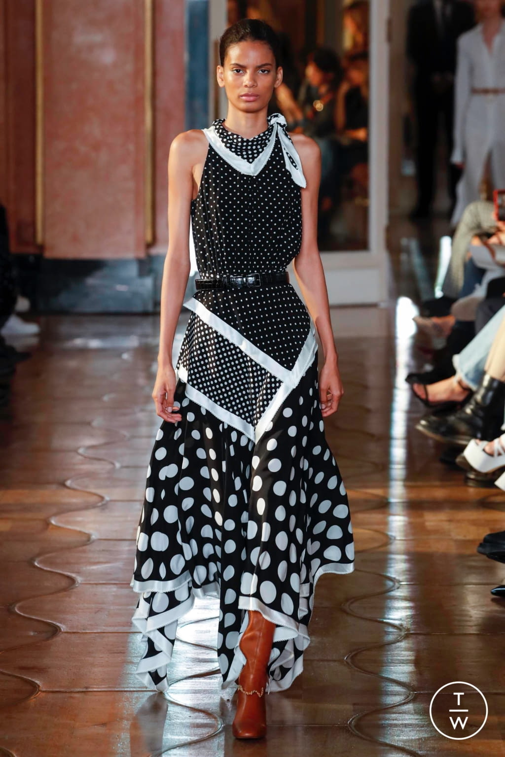 Fashion Week Paris Spring/Summer 2020 look 36 from the Altuzarra collection womenswear