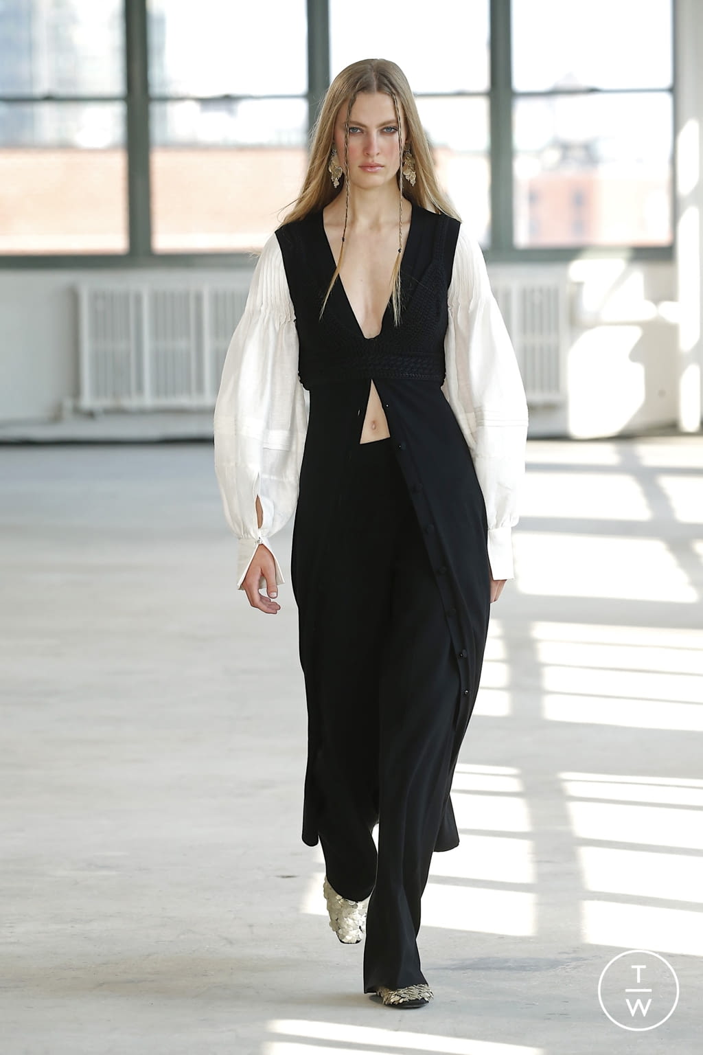Fashion Week New York Spring/Summer 2022 look 31 from the Altuzarra collection womenswear