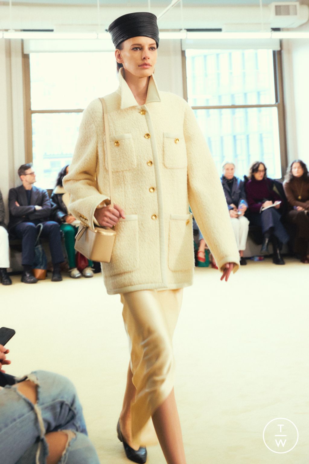 Fashion Week New York Fall/Winter 2024 look 10 from the Altuzarra collection 女装