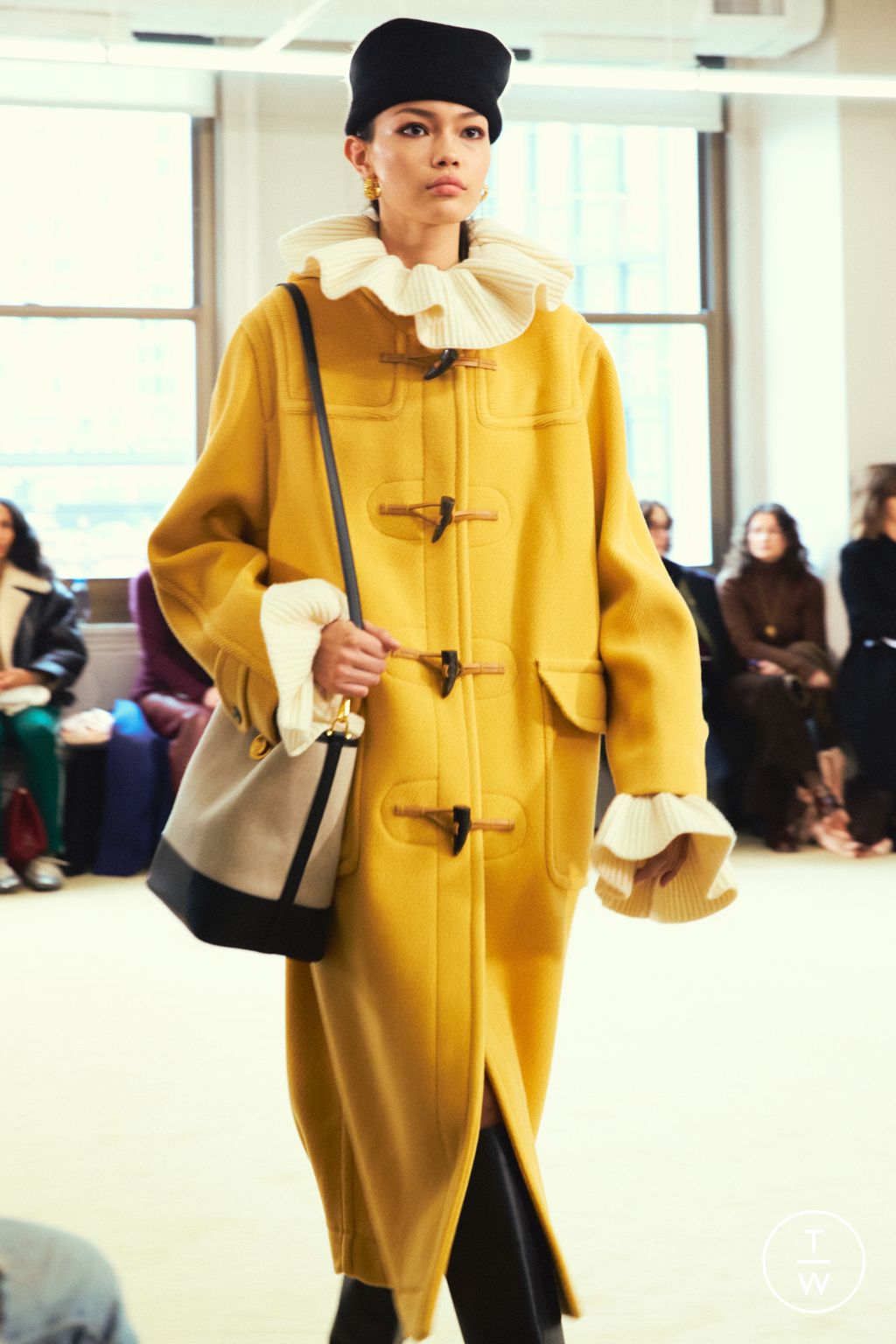 Fashion Week New York Fall/Winter 2024 look 13 from the Altuzarra collection 女装