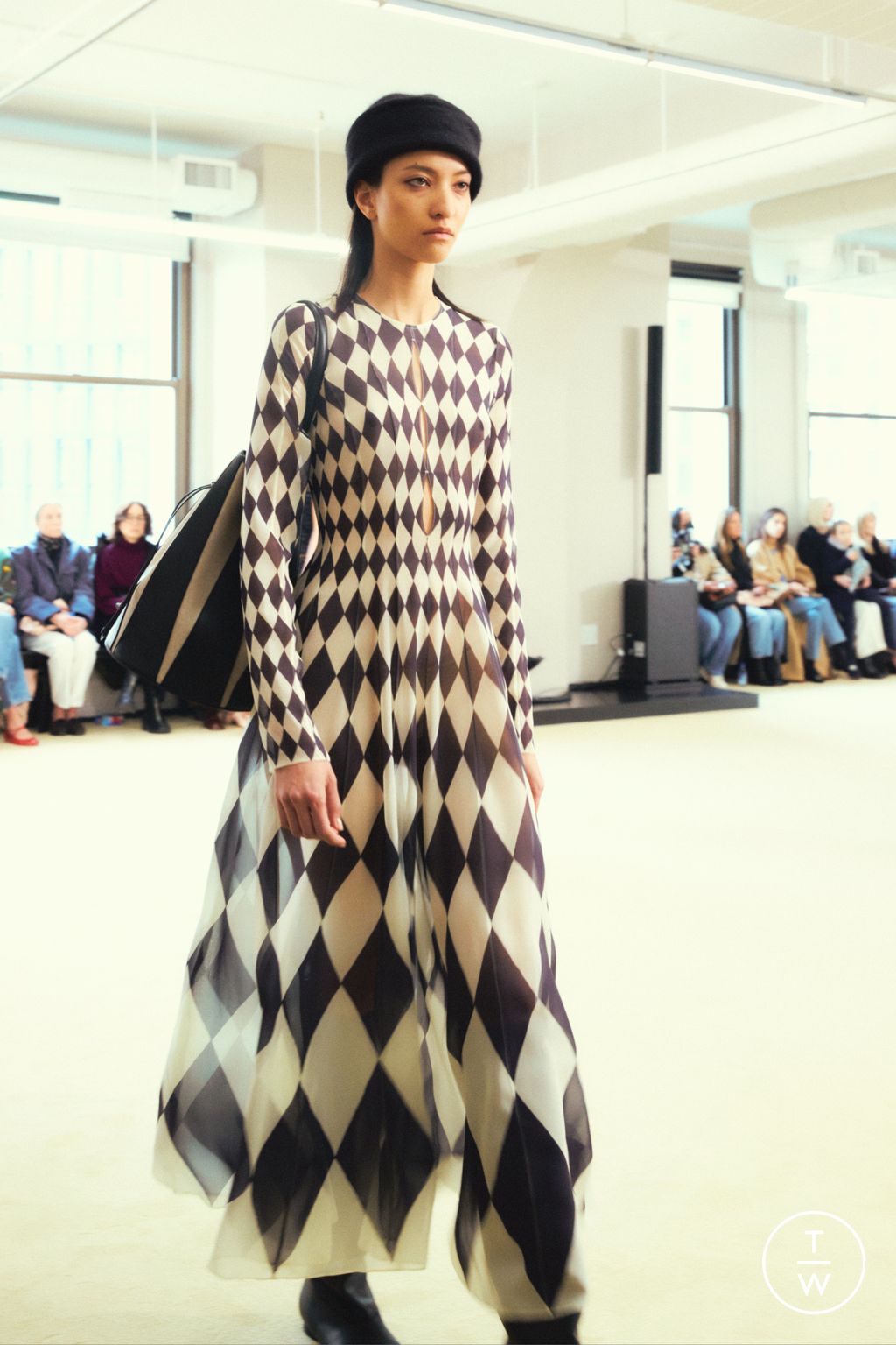 Fashion Week New York Fall/Winter 2024 look 20 from the Altuzarra collection womenswear