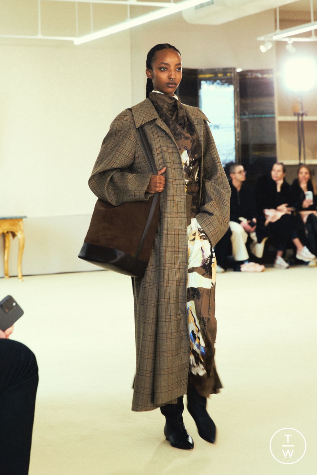 Fashion Week New York Fall/Winter 2024 look 29 from the Altuzarra collection 女装
