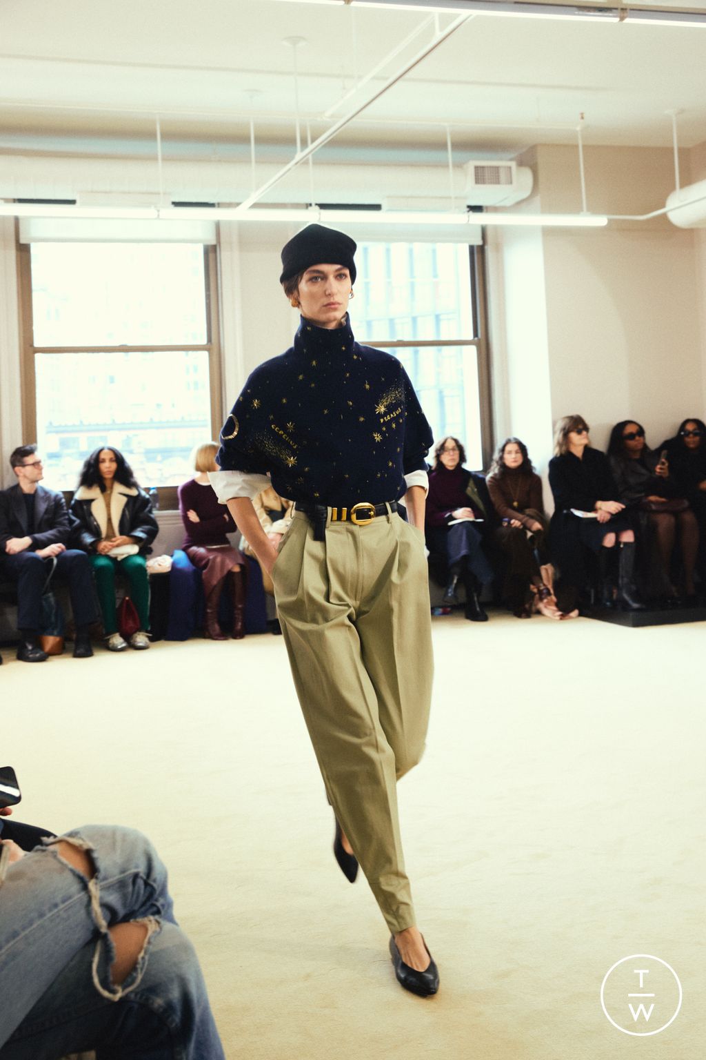 Fashion Week New York Fall/Winter 2024 look 33 from the Altuzarra collection 女装