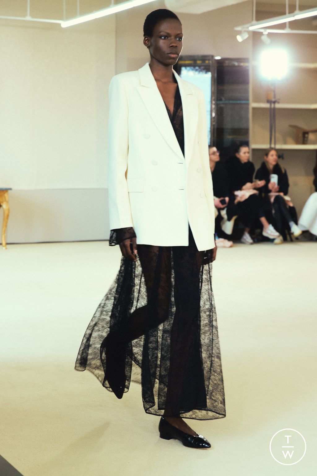 Fashion Week New York Fall/Winter 2024 look 36 from the Altuzarra collection 女装