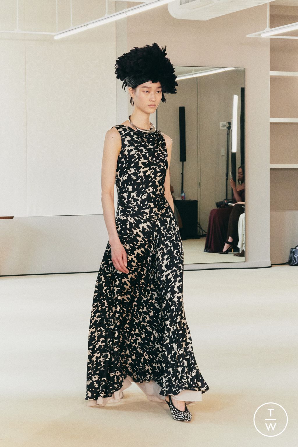 Fashion Week New York Fall/Winter 2025 look 17 from the Altuzarra collection womenswear