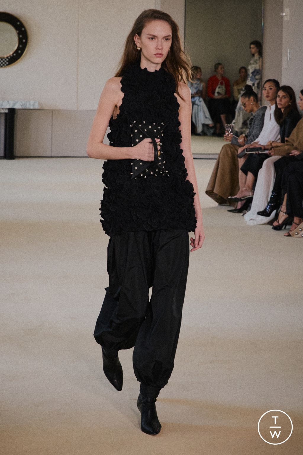 Fashion Week New York Spring/Summer 2026 look 32 from the Altuzarra collection womenswear