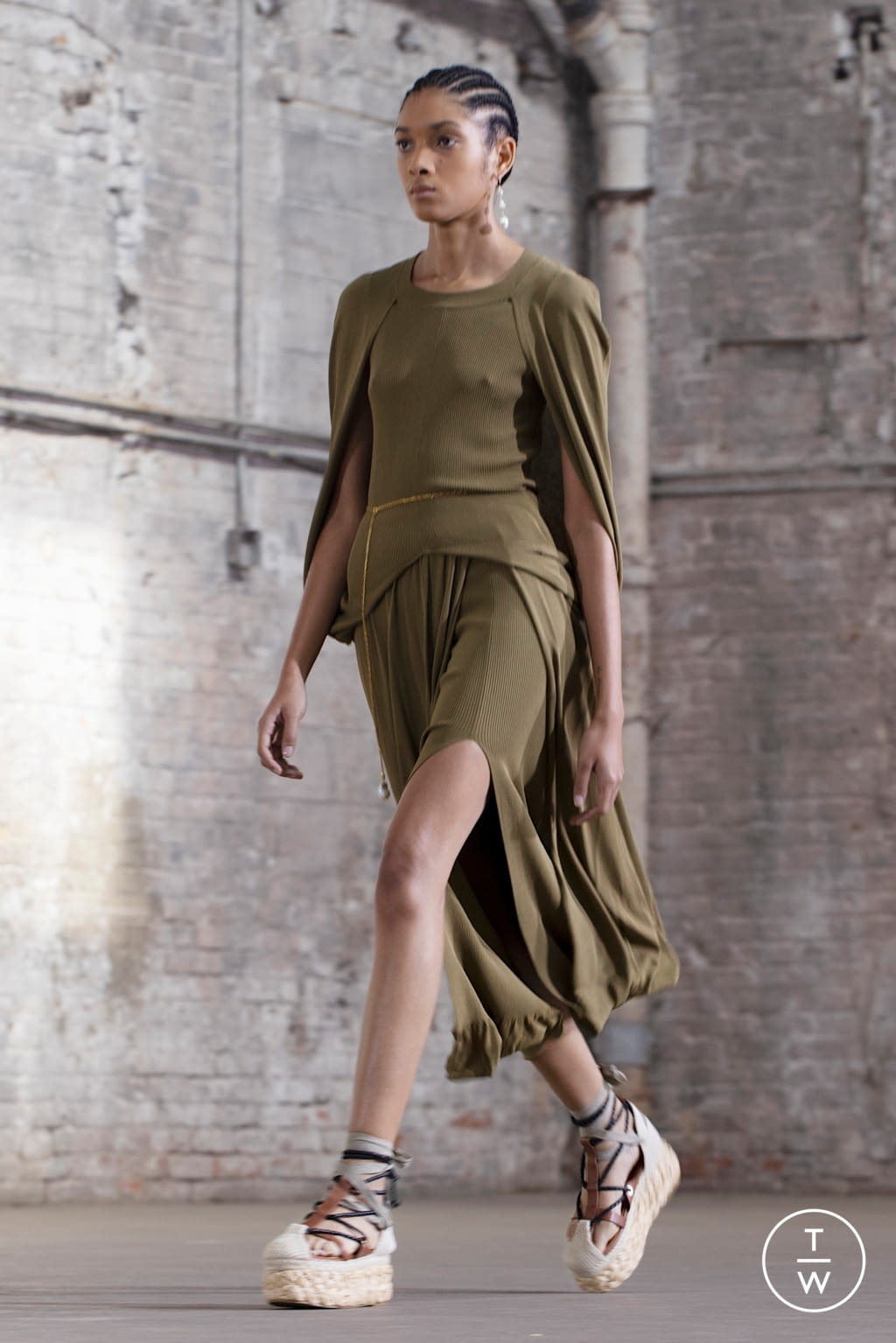 Fashion Week Paris Spring/Summer 2021 look 10 from the Altuzarra collection womenswear